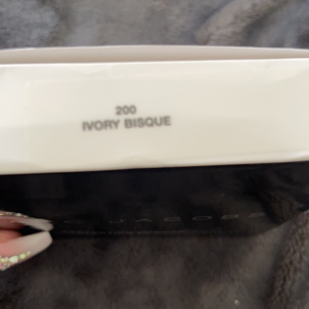 Marc Jacobs Perfection Powder Ivory Bisque (200) - Picture 5 of 5
